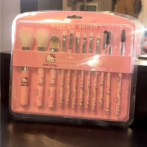 Hello Kitty Makeup brushes